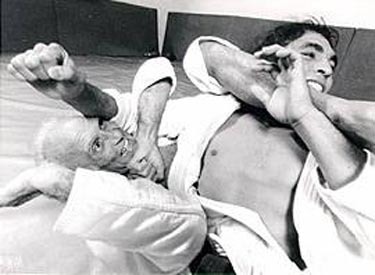 Jiu-jitsunun efsane ustası Helio Gracie öldü