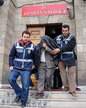Isparta Tapu Müdürü görevden uzaklaştırıldı