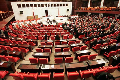 Cinsel içerikli sohbet hattı şikayeti Mecliste