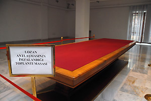 Lozanın imzalandığı masa Birinci Mecliste