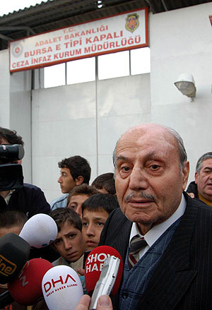 Canlı yayında Hüseyin Üzmez şov