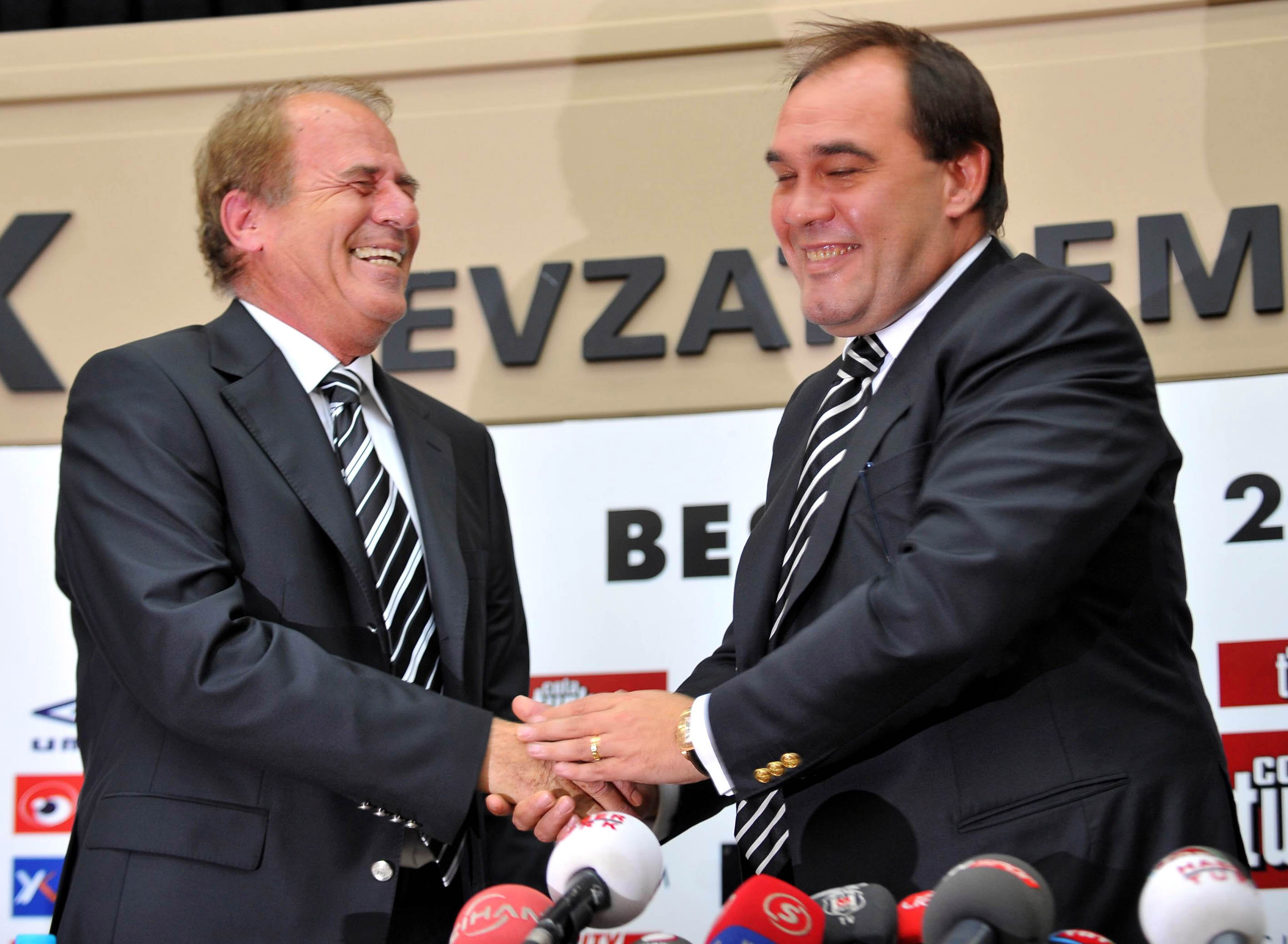 Mustafa Denizli Beşiktaş ile imzaladı