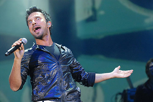 Tarkan Hamburgda 6 bin kişiyi coşturdu