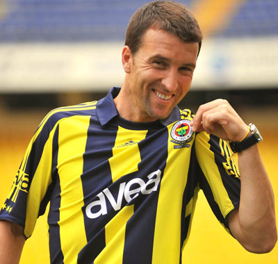 Josico Fenerbahçe ile imzaladı
