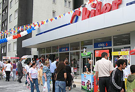 Kiler Yimpaş mağazalarını satın aldı