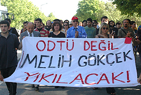 ODTÜlü öğrenciler Gökçeki protesto etti