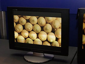 CRT monitörler estetikle FED oluyor