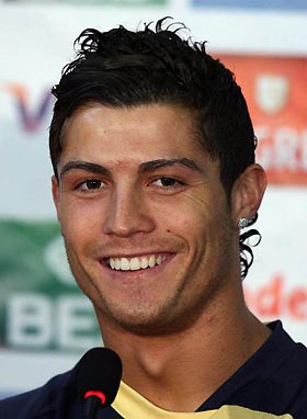 EURO 2008in en yakışıklısı Ronaldo seçildi