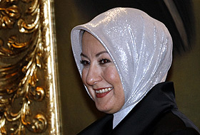 Hayrünnisa Gülün gözü Dolmabahçedeki eserlerde