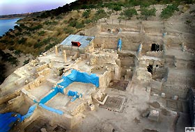 Zeugmanın üstü cam fanusla kapatılacak