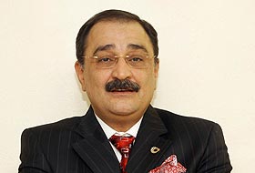 Ekonomi hızlı akan bir nehrin tam ortasında