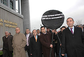 CHPliler Topbaşın istifasını istedi