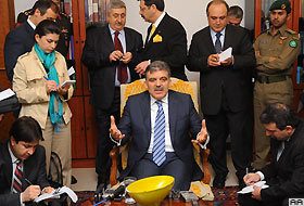 Abdullah Gülden türban tartışmasına yorum