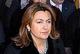 Demokrasi dersi veremezler
