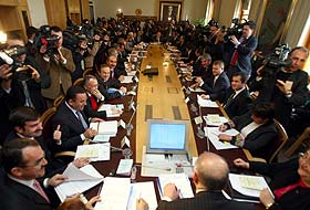 Türban Anayasa Komisyonundan geçti