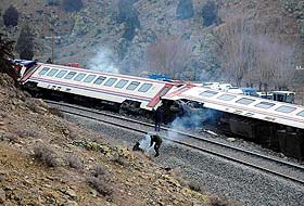 Kütahyada tren raydan çıktı: 9 ölü