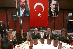 Alevi açılımı AK Parti içinde sorun yarattı