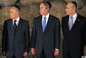 Bush soykırım müzesini ziyaret etti