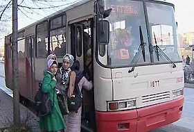 İETTden İmam Hatipli kız öğrencilere araç