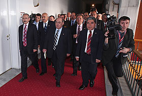AKP, CHPyi beklemeden raporu bastırdı