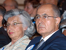 Sezer Gölbaşına taşınıyor