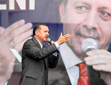 Eski AK Parti binası önünde 2 el ateş