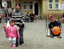 Her 4 çocuktan 1i yoksulluk içinde