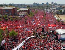 Yüzbinler bu kez Çağlayandaydı