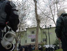 Kurs durdurma kararına rağmen yıkıldı