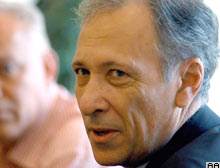 İsmail Cem hastaneye kaldırıldı