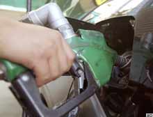 Benzine yüzde 1.35 oranında zam