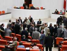 Tartışmalı Vakıflar Yasası Mecliste