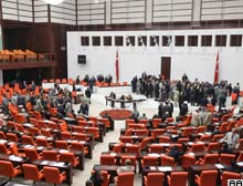 Meclise olağanüstü toplantı çağrısı