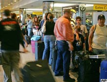 İngilterede 23 İtalyada 40 kişi gözaltında