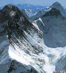 Türk dağcılar Everest tırmanışını tamamladı