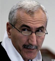 Saddam davası hakimi istifa etti