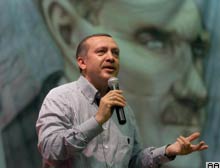 Erdoğan’dan ‘aç tavuk’ benzetmesi