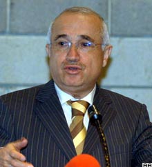 Tartışmalı Ermeni konferansı ertelendi