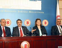 İstifa eden milletvekilleri Ağar’ı eleştirdi