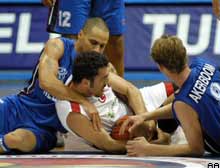 A Milliler Hollandayı ezdi: 83-59