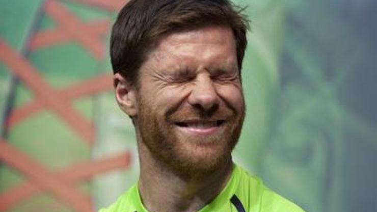 Xabi Alonsonun kulak zarı yırtıldı