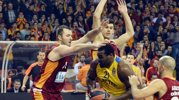 Aslan kötü başladı