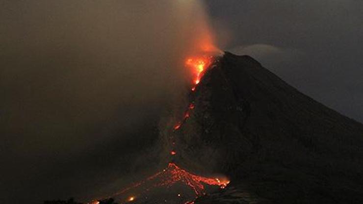 Sinabung son 24 saatte 30 kez patladı