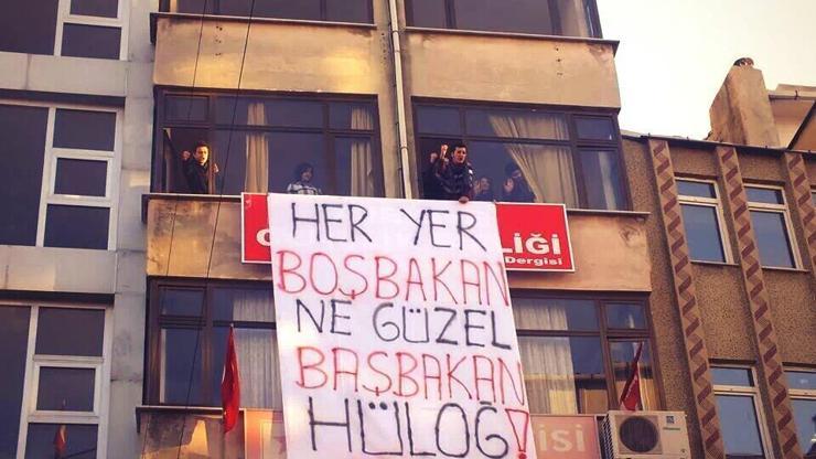 O pankarta bir soruşturma da üniversiteden