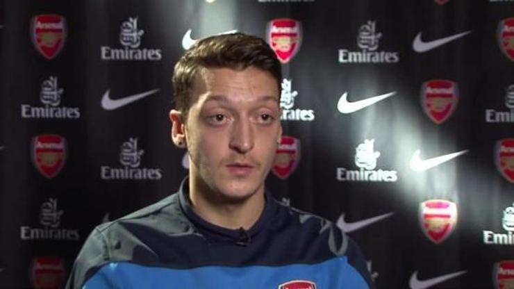 Mesut Özil 6 hafta yok