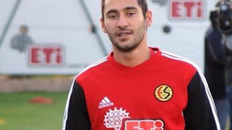 Veysel Sarı 4,5 yıllığına Galatasarayda