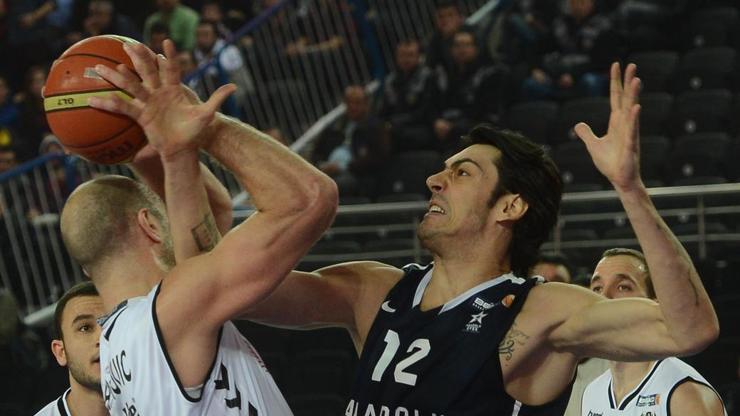 Beşiktaş Integral Forex: 59 - Anadolu Efes: 76
