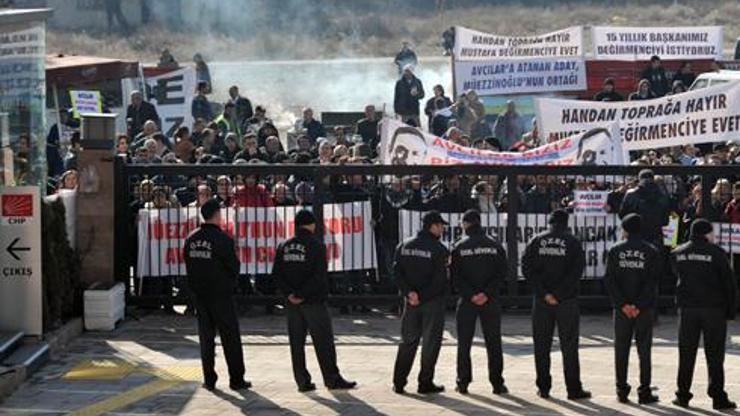 CHP önünde aday protestosu