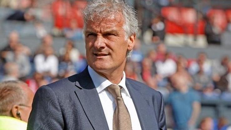 Feyenoord Ruttenle anlaştı