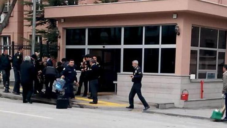 Yargıtay binası önünde kendini yakmak istedi